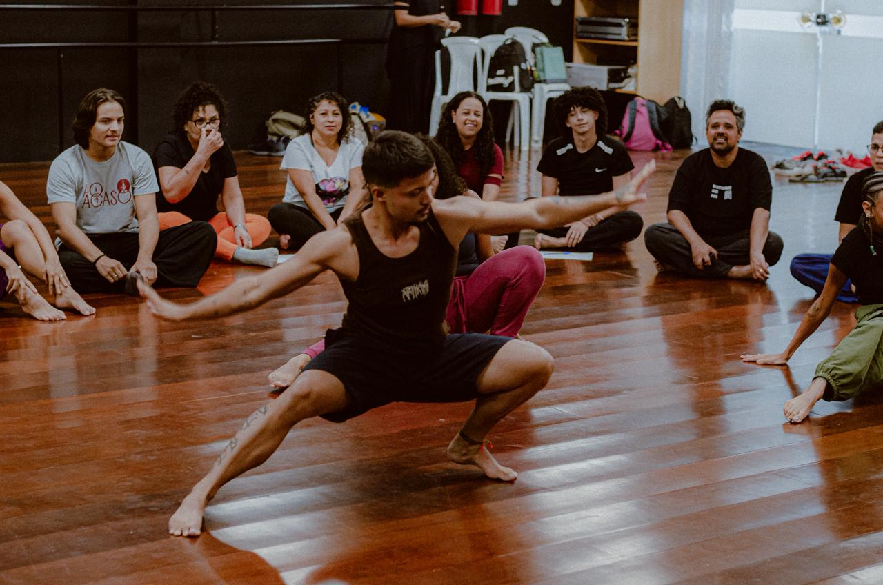 Programação de abril do Teatro Sesc Sandoval Wanderley contará com shows musicais, oficinas e artes cênicas 